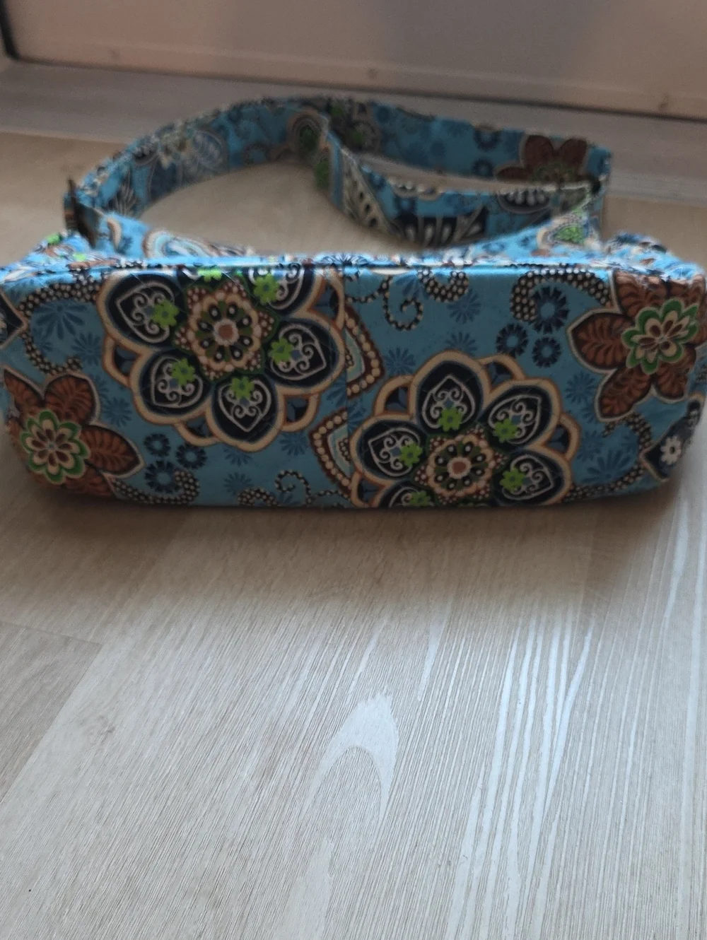 Vera Bradley Bali Blue On The Go Shoulder Bag Quilted Floral Vintage 2009